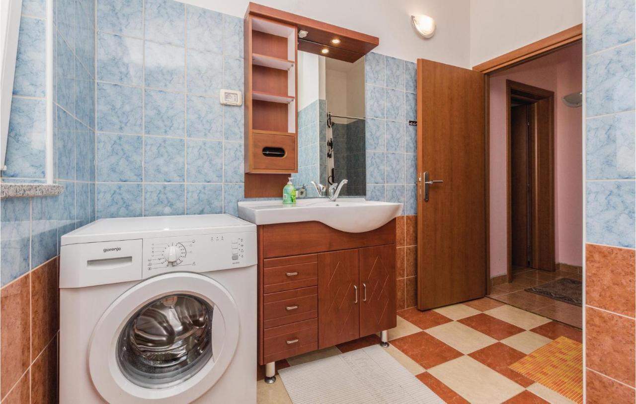 Nice Apartment In Kastel With Kitchen Kaštel Exterior foto